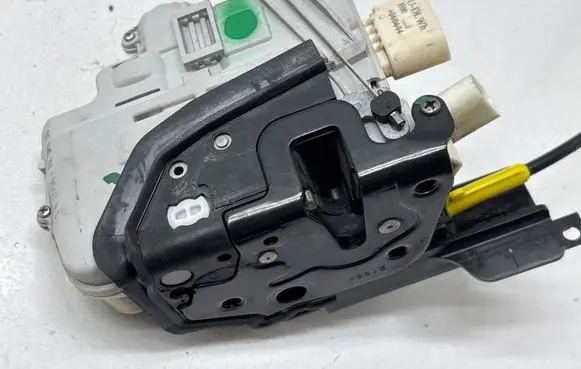 Porsche Macan (95B) Front door lock 4G1837015A