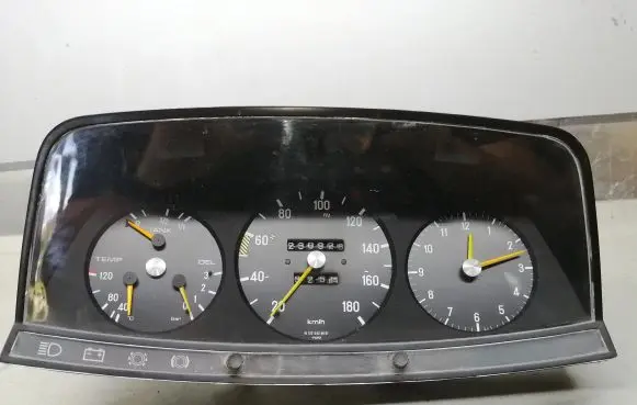 Mercedes-Benz W123 Speedometer (instrument cluster) 87001050 0005423923 0045426517
