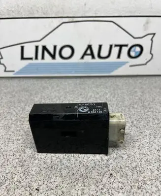 BMW 5 E39 Front door lock motor 8352165