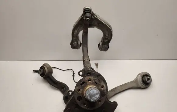 Front wheel hub