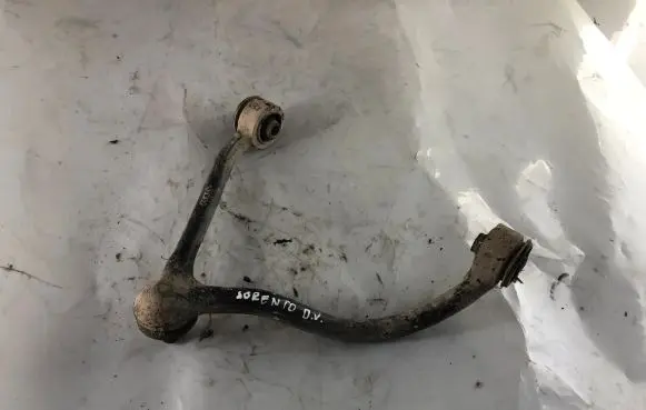KIA Sorento Front lower control arm/wishbone