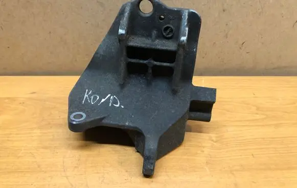 Subaru Legacy A/C compressor mount bracket 