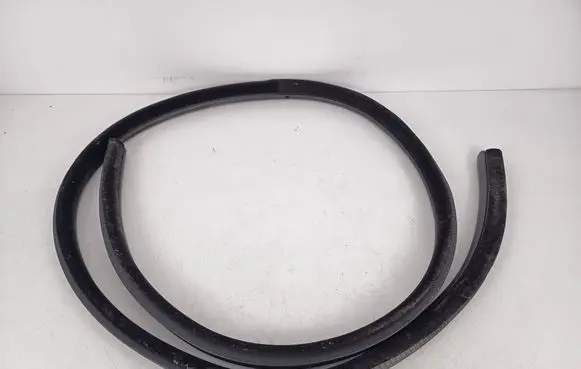 BMW 1 E82 E88 Front door rubber seal