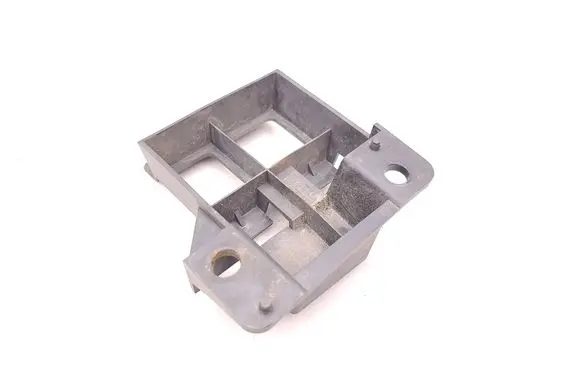 Front bumper mounting bracket