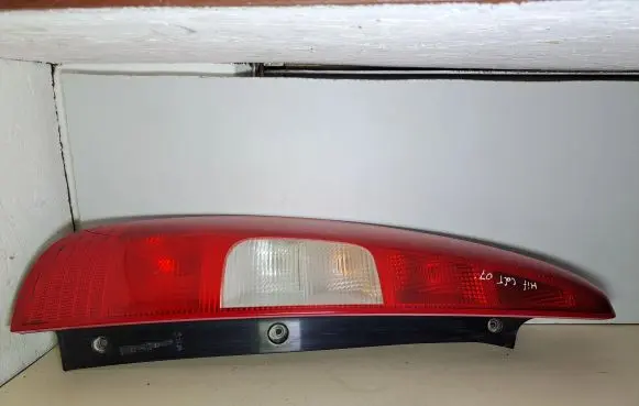 Mitsubishi Colt Rear/tail lights MR957373