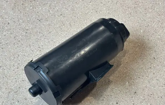 Mercedes-Benz GLC C254 Active carbon filter fuel vapour canister A0004705000