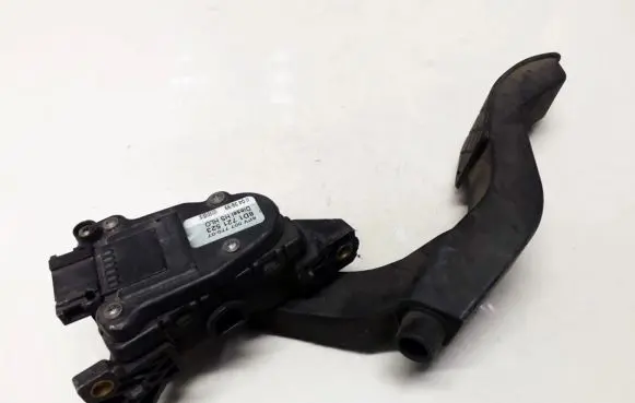 Volkswagen PASSAT B5.5 Accelerator throttle pedal 8d1721523f 6pv00837603