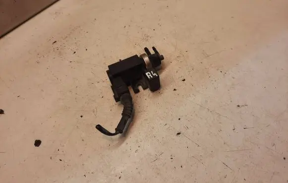 Audi A4 S4 B6 8E 8H Turbo solenoid valve 8E0906628A