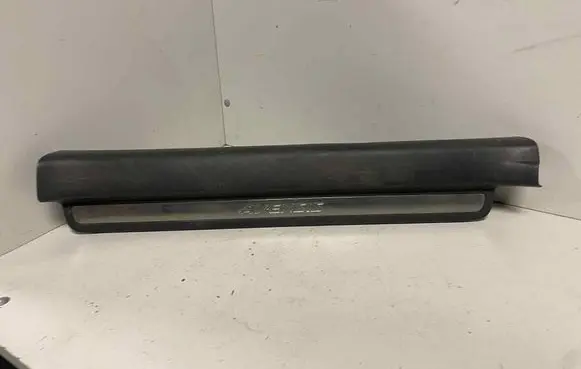 Toyota Avensis T250 Front sill trim cover 6791405040