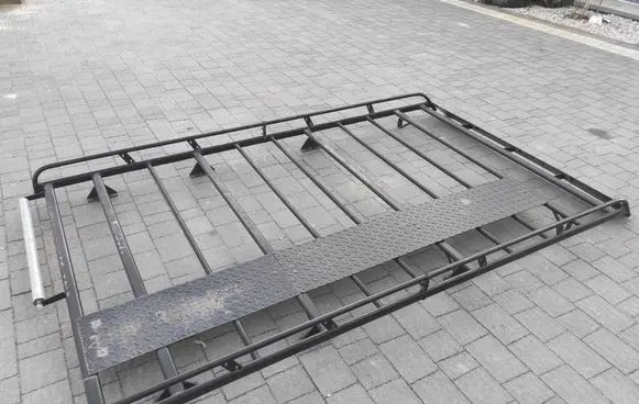 Roof trunk box