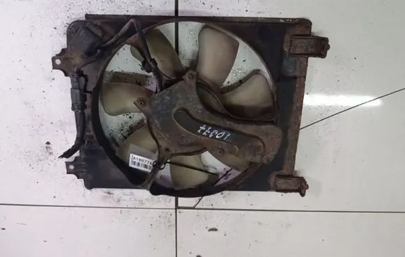 Honda Civic Radiator cooling fan shroud