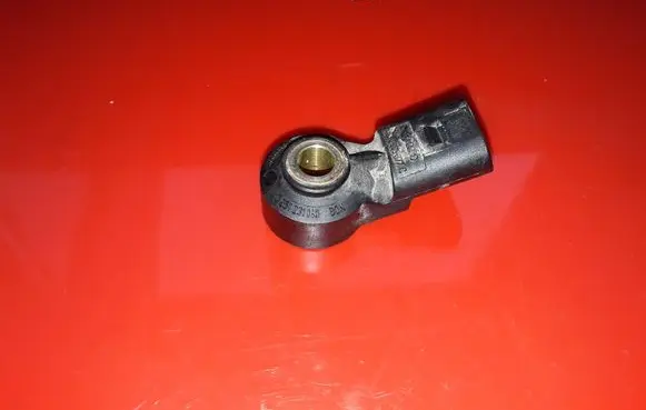 Audi A6 S6 C6 4F Detonation knock sensor 030905377C 0261231146