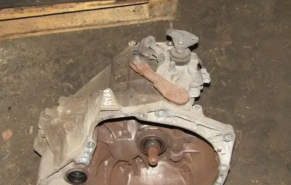 Nissan X-Trail T32 Manual 5 speed gearbox 1111