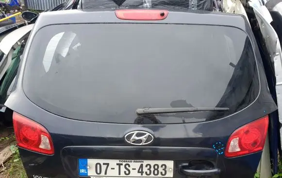 Hyundai Santa Fe Third/center stoplight
