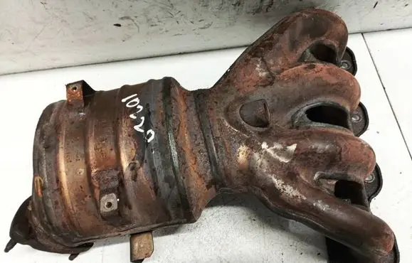 Opel Astra H Exhaust manifold 55559312