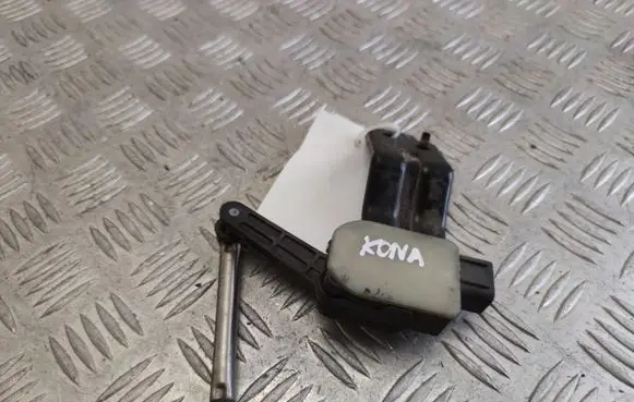 Hyundai Kona I Air suspension front height level sensor 92190K4000