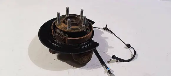 Rear wheel hub