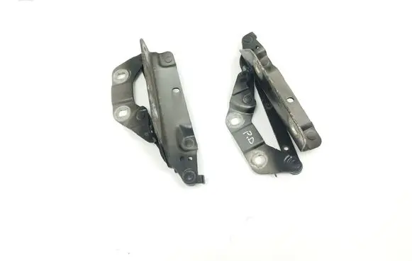Engine bonnet/hood hinges