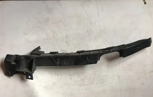 Opel Insignia A Front bumper mounting bracket 13250570