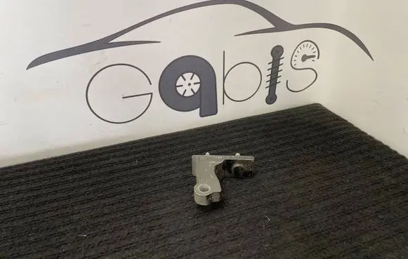 Mercedes-Benz CLS W257 Front door upper hinge
