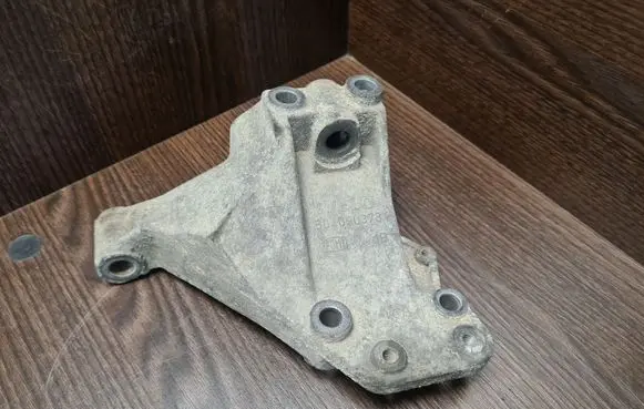 Fiat Ducato Engine mounting bracket 504090373