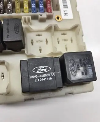 Ford Focus Fuse box set 518273206