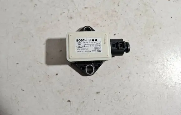 Audi A4 S4 B8 8K ESP acceleration yaw rate sensor 8K0907637