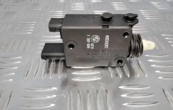 BMW 3 E36 Central locking motor 1387609