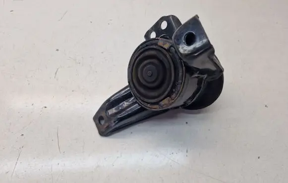 Engine mount bracket