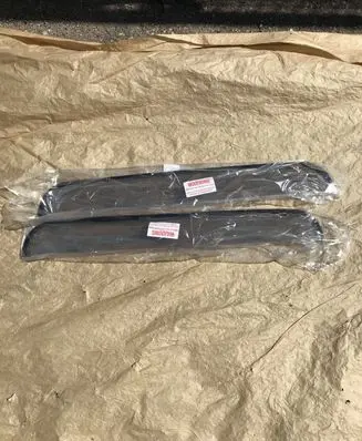 Nissan Navara D40 Rear door wind deflector 