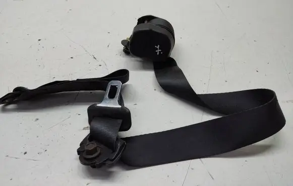 Opel Frontera B Rear seatbelt 97142324 047052 08R157901