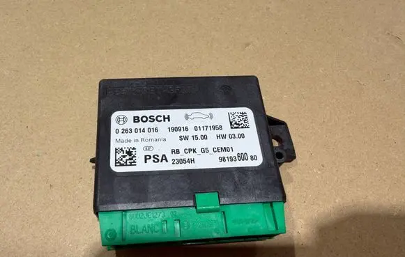 Peugeot 5008 II Parking PDC control unit/module 9819360080