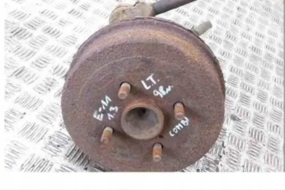 Toyota Corolla E110 Rear wheel hub spindle/knuckle 