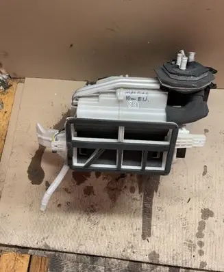 Mazda 6 Interior heater climate box assembly M2711GS1D