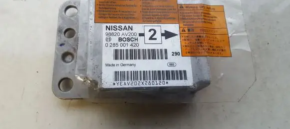Nissan Primera Airbag control unit/module 98820av200 0285001420