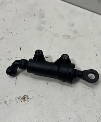 BMW 3 E46 Clutch master cylinder 11638992