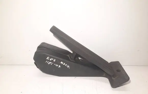 BMW 1 E81 E87 Accelerator throttle pedal 6786589