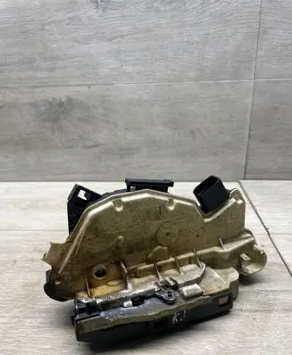 Skoda Superb B6 (3T) Front door lock 5N1837016C