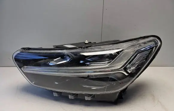 Volvo XC40 Headlight/headlamp 31655981