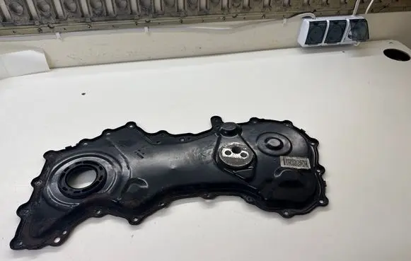 Renault Trafic II (X83) Timing chain cover 8200830212 07040005
