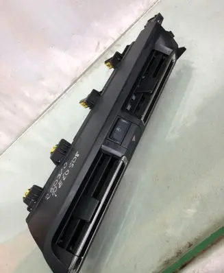 Peugeot 508 II Dash center air vent grill 9813436277