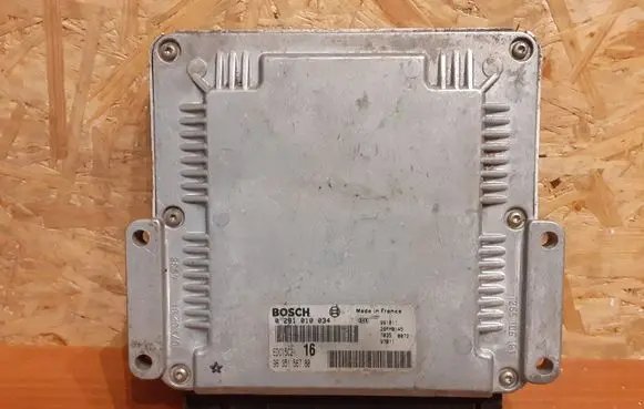 Peugeot 406 Engine control unit/module 1240 9635156780