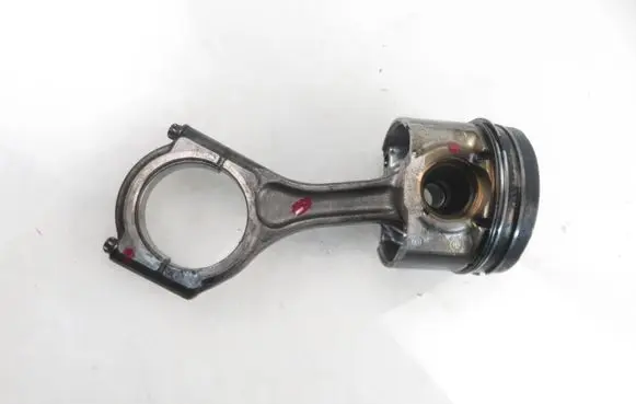 Subaru Impreza III Piston with connecting rod 