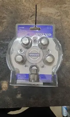 Volvo XC60 Anti-theft wheel nuts and lock 31373396