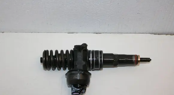 Volkswagen Golf IV Fuel injector 038130073AH 0414720036 26342DE