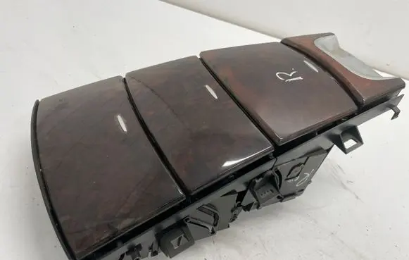 Mercedes-Benz R W251 Ashtray (front) 