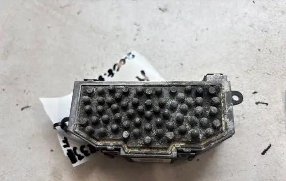 Audi A4 S4 B8 8K Heater blower motor/fan resistor 8K0820521