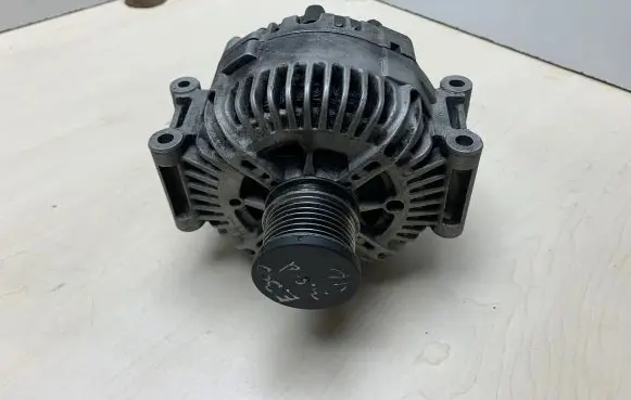 Mercedes-Benz E W212 Generator/alternator H629985R TG170030 H629985R04180