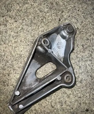 BMW 5 E34 Engine mounting bracket 1133363