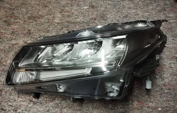 Suzuki Vitara (LY) Headlight/headlamp 1007R016 100-7R016